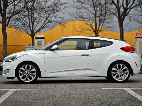 Hyundai Veloster 2012
