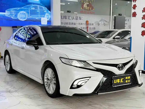 Toyota Camry 2019