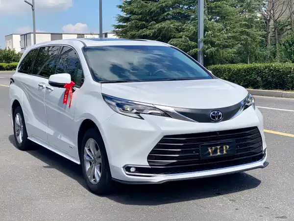 Toyota Sienna 2024