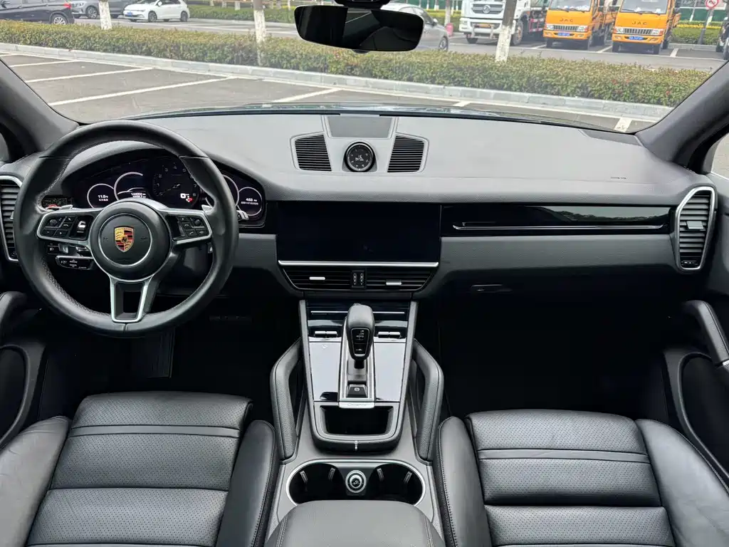 Porsche Cayenne 2019 — фото 8