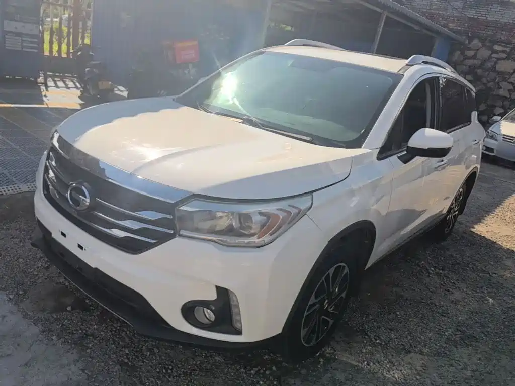GAC Trumpchi GS4 2015 — фото 2