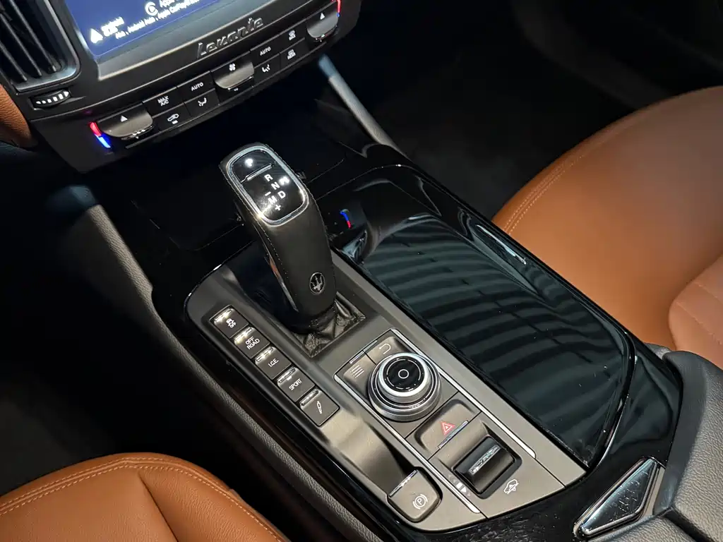 Maserati Levante 2019 — фото 9