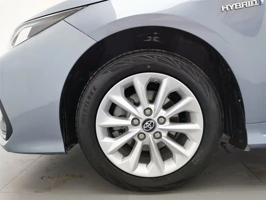 Toyota Corolla 2023 — фото 17