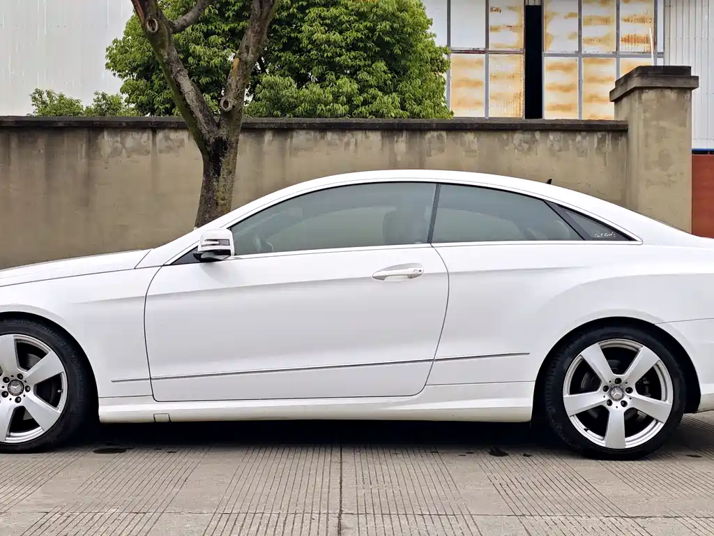 Mercedes-Benz E-Class 2013 — фото 4