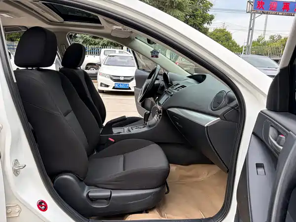 Mazda 3 Xingcheng 2013