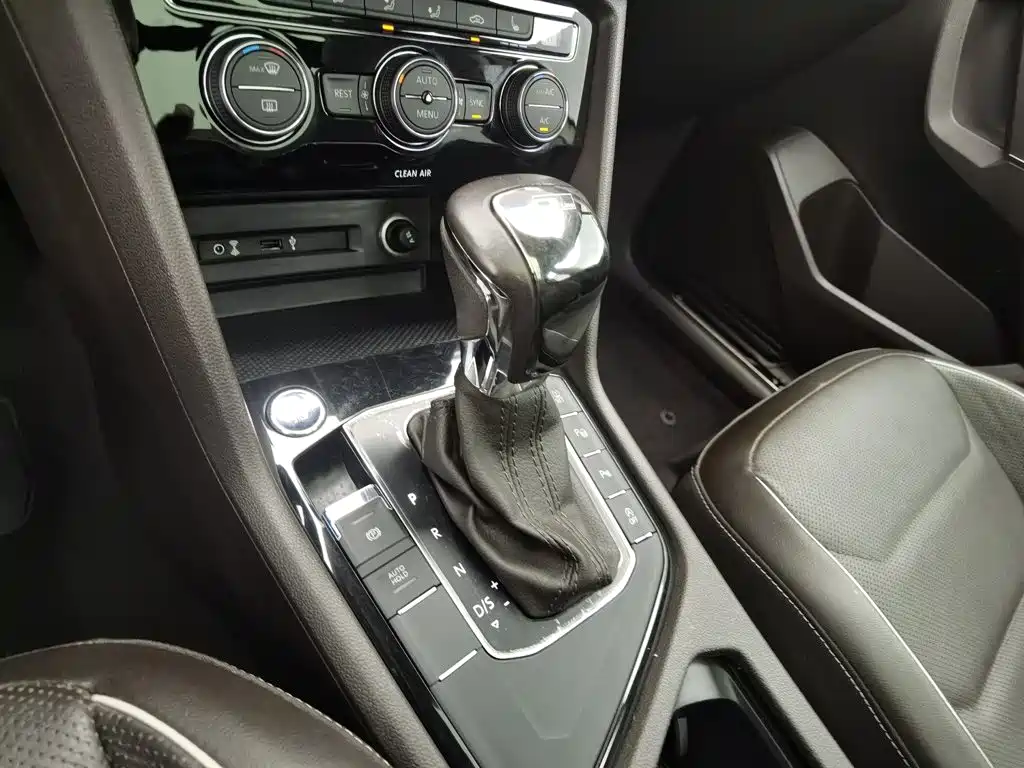 Volkswagen Tiguan L 2017 — фото 13