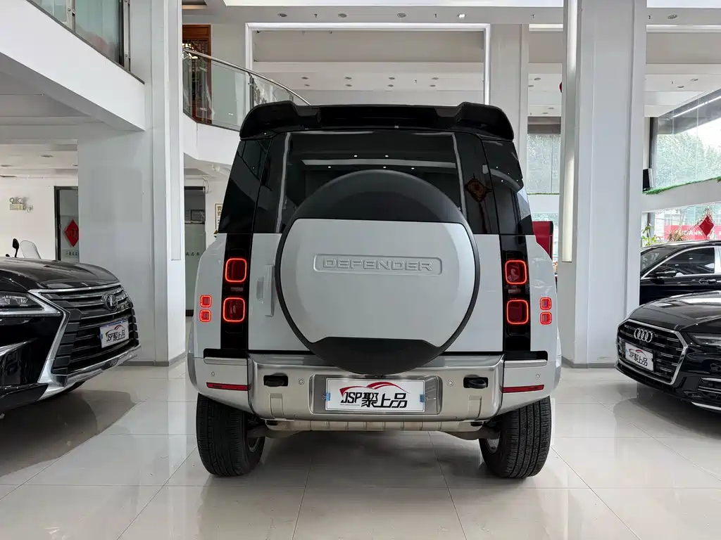 Land Rover Defender 2022 — фото 13