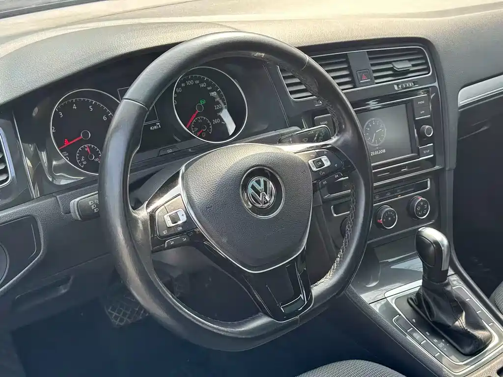 Volkswagen Golf 2018 — фото 13