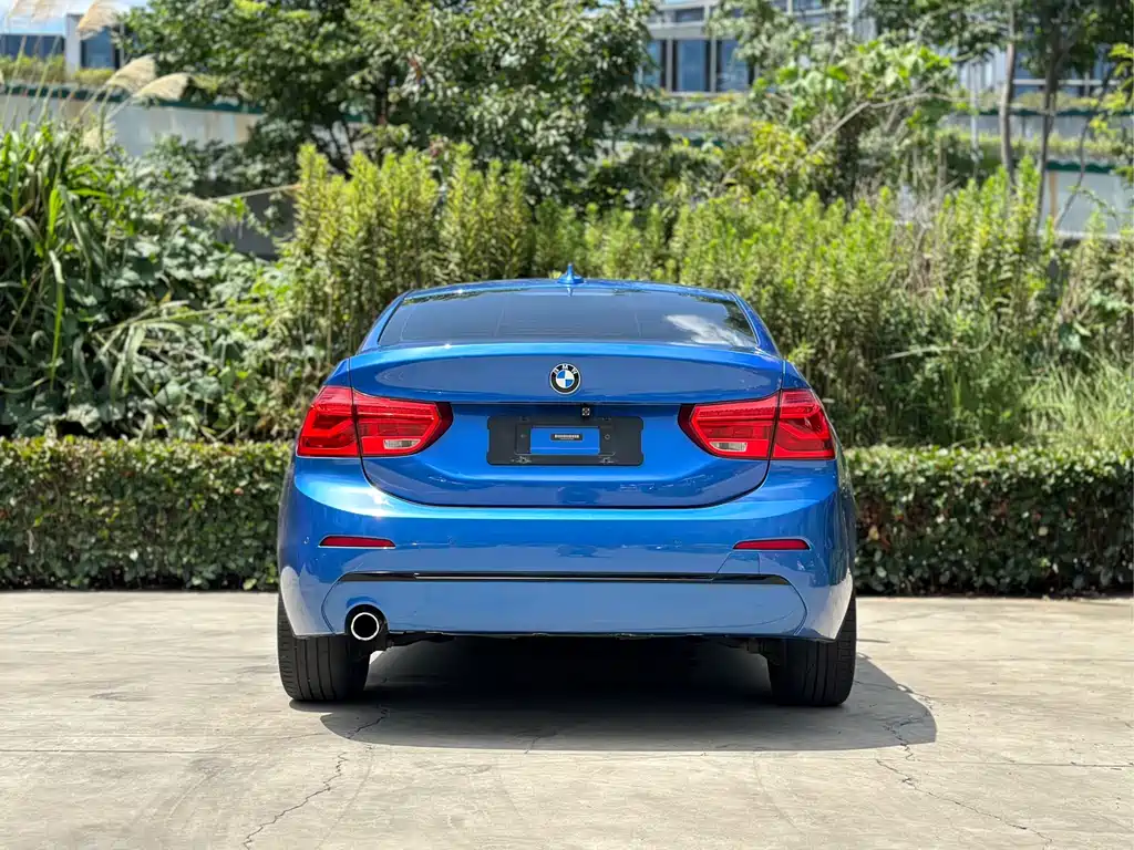 BMW 1 Series 2018 — фото 15
