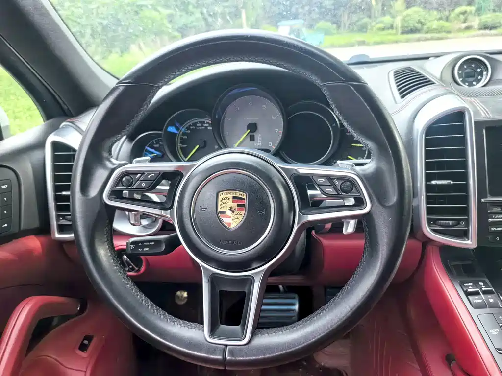 Porsche Cayenne Hybrid 2016 — фото 7