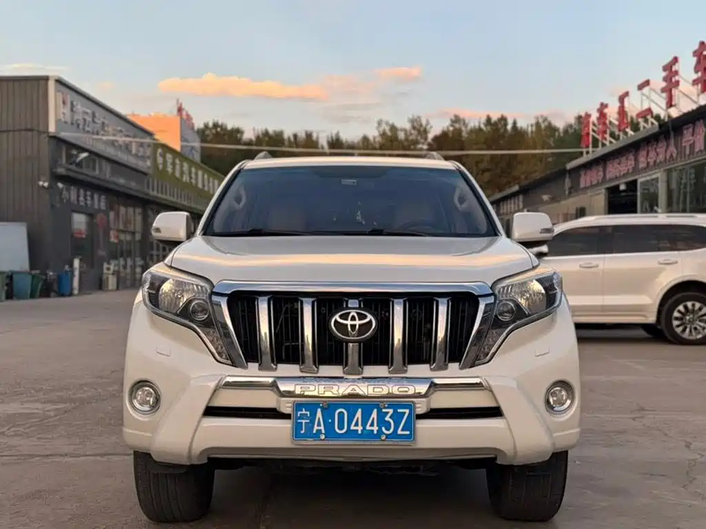 Toyota Prado 2015 — фото 2