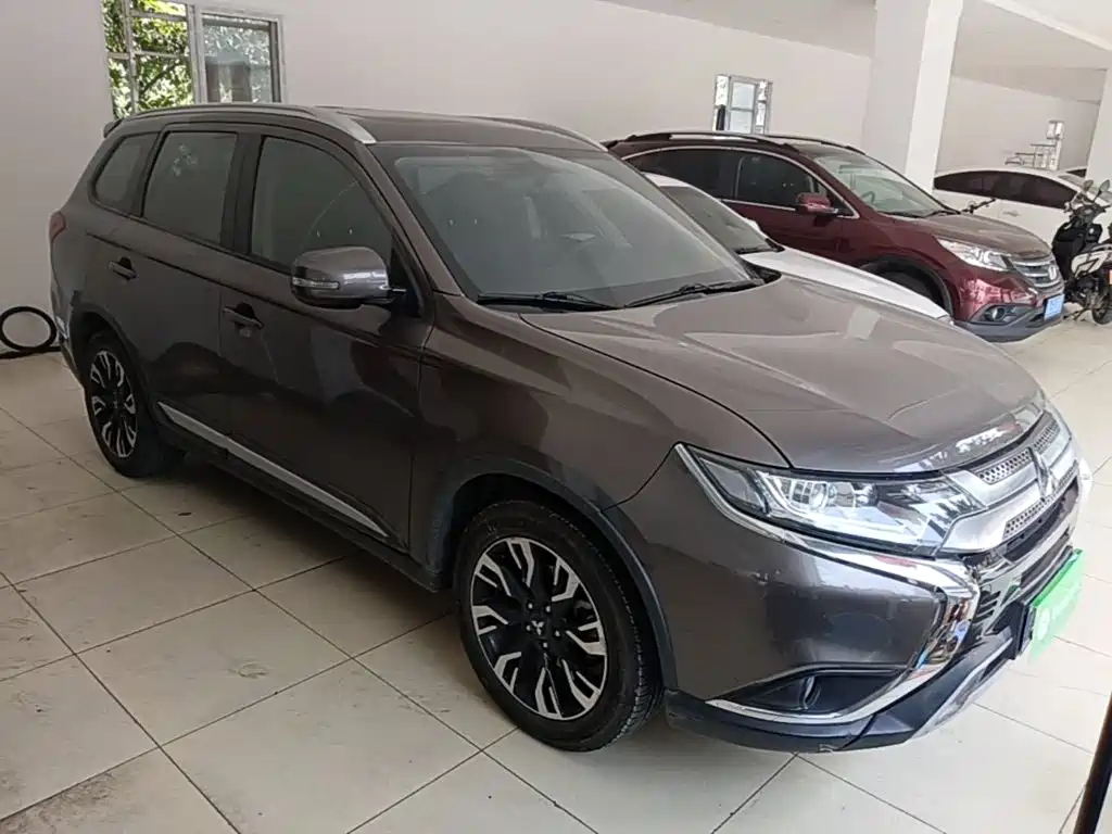 Mitsubishi Outlander 2020