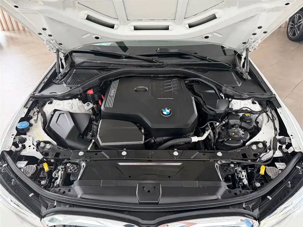 BMW 3 Series 2021 — фото 13