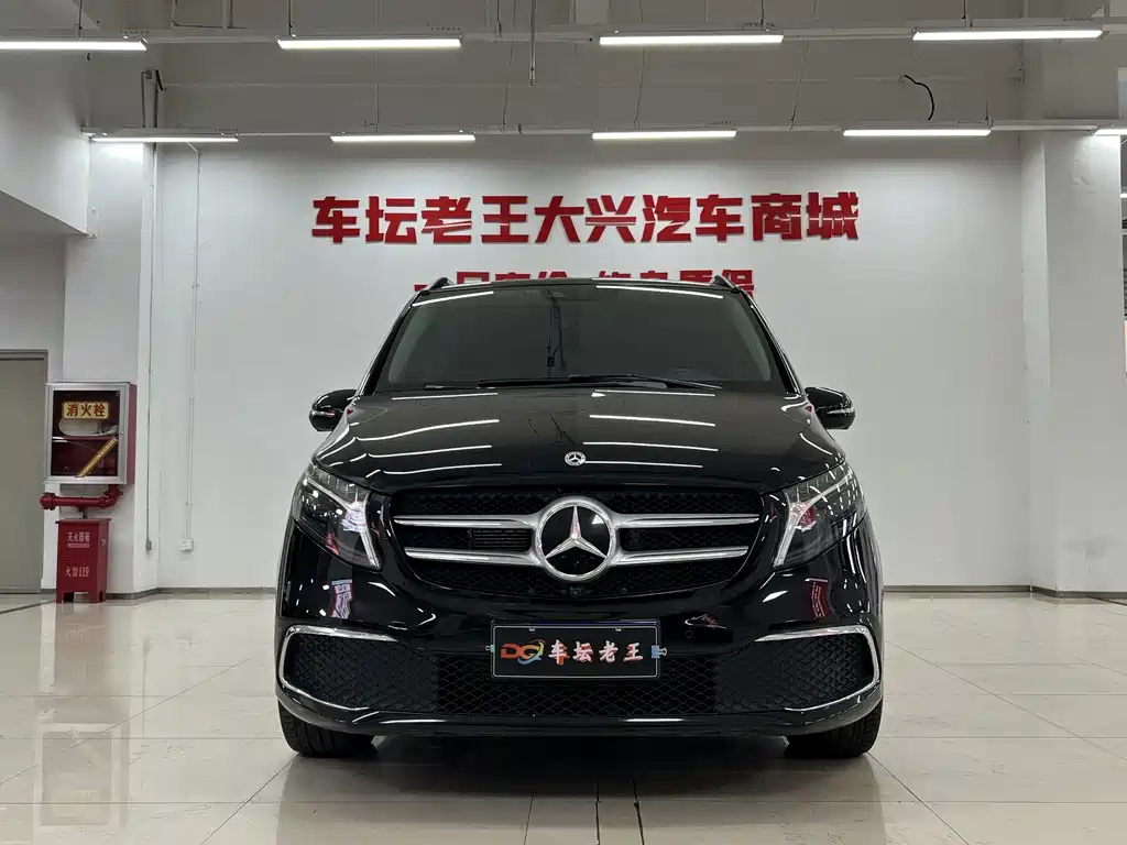 Mercedes-Benz V-Class 2023 — фото 2