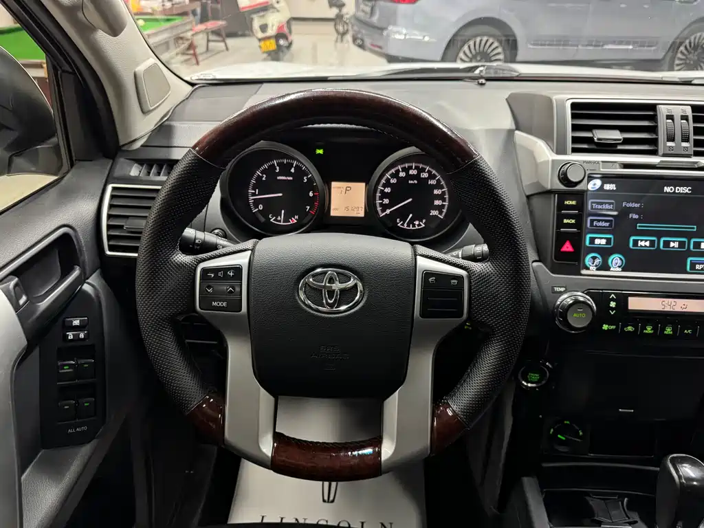 Toyota Prado 2016 — фото 12