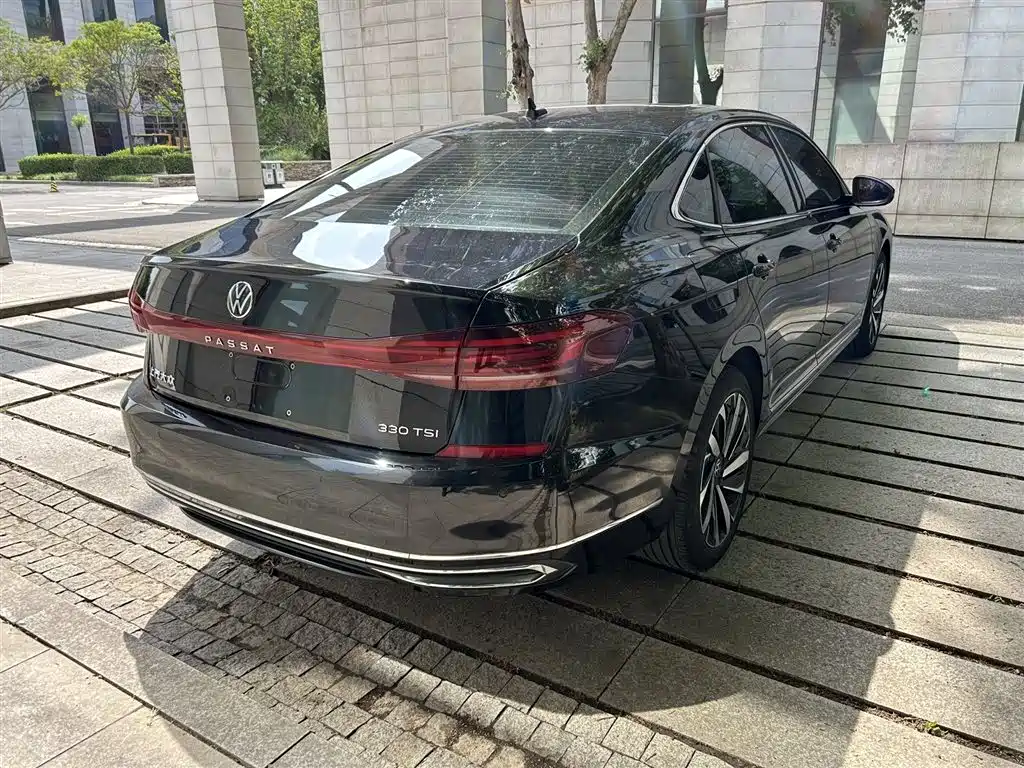 Volkswagen Passat 2022