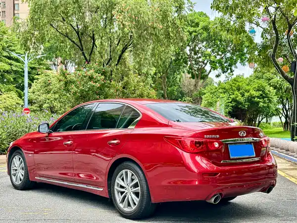Infiniti Q50L 2015