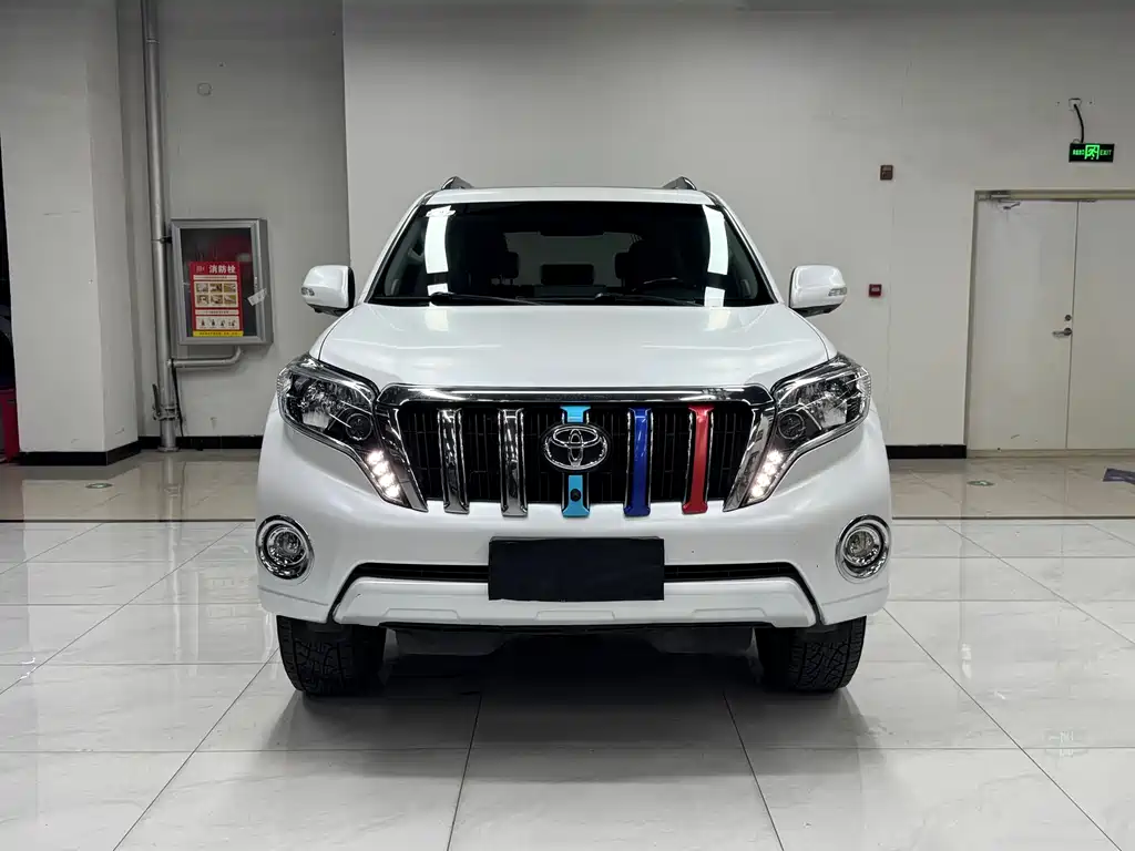Toyota Prado 2016 — фото 2