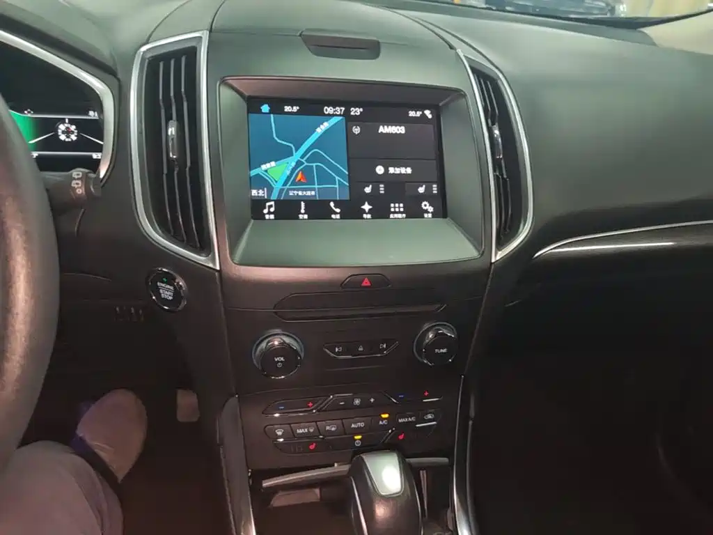 Ford Edge 2017 — фото 13