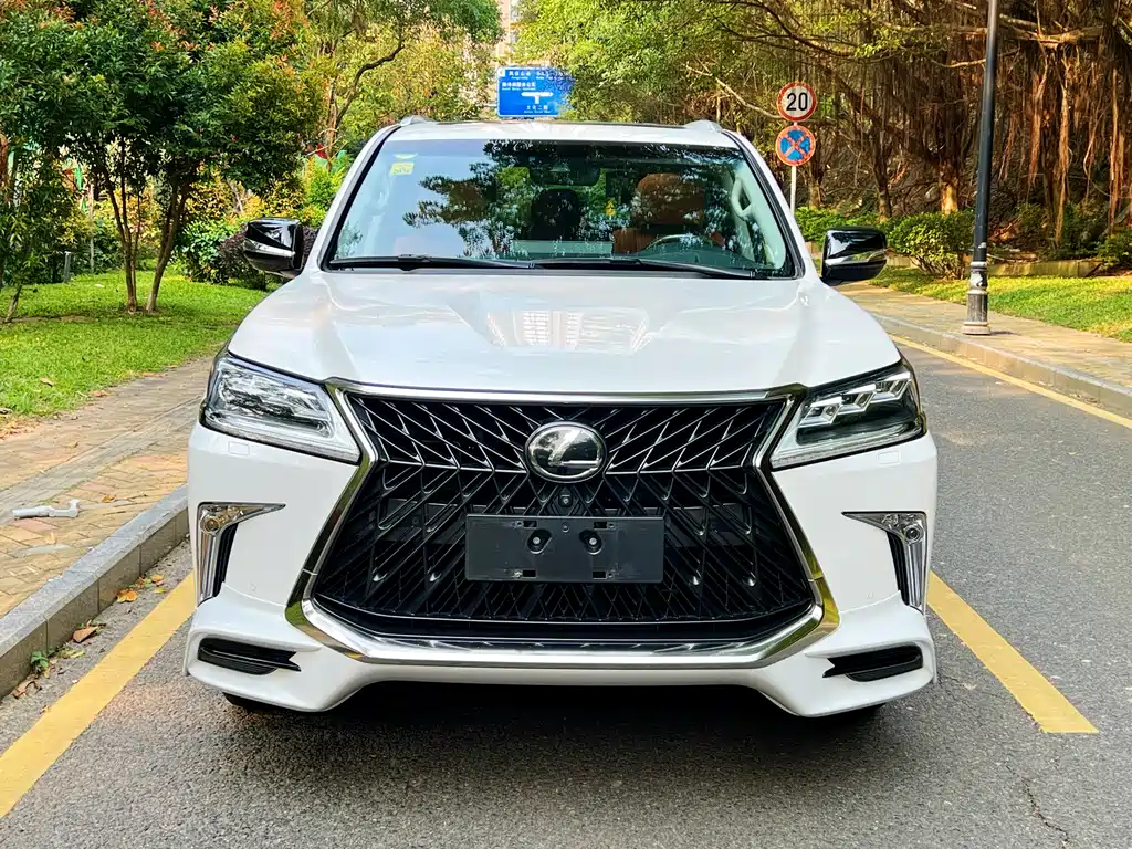 Lexus LX 2018
