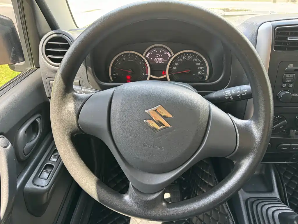 Suzuki Jimny 2018 — фото 11