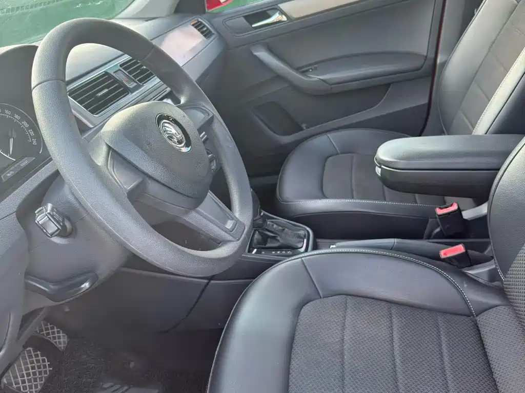 Skoda Rapid Spaceback 2016 — фото 4