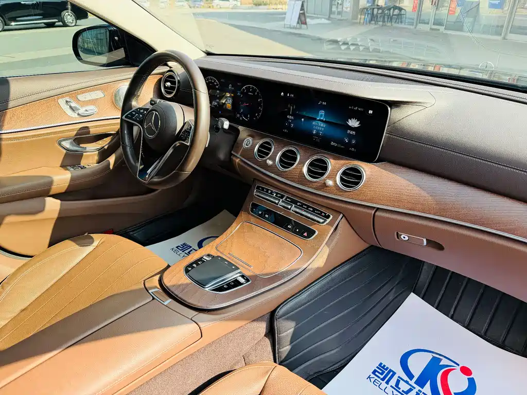 Mercedes-Benz E-Class 2023 — фото 8