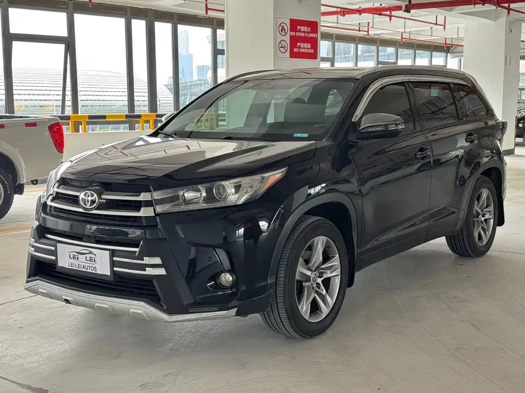 Toyota Highlander 2017 — фото 1