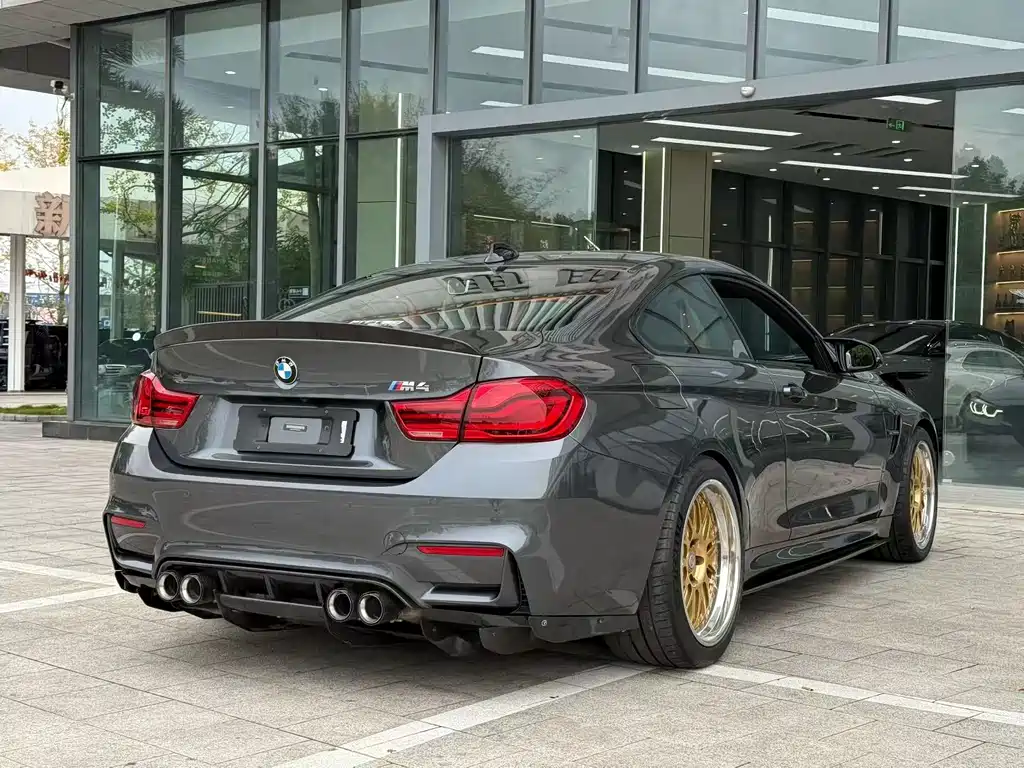 BMW M4 2018 — фото 9