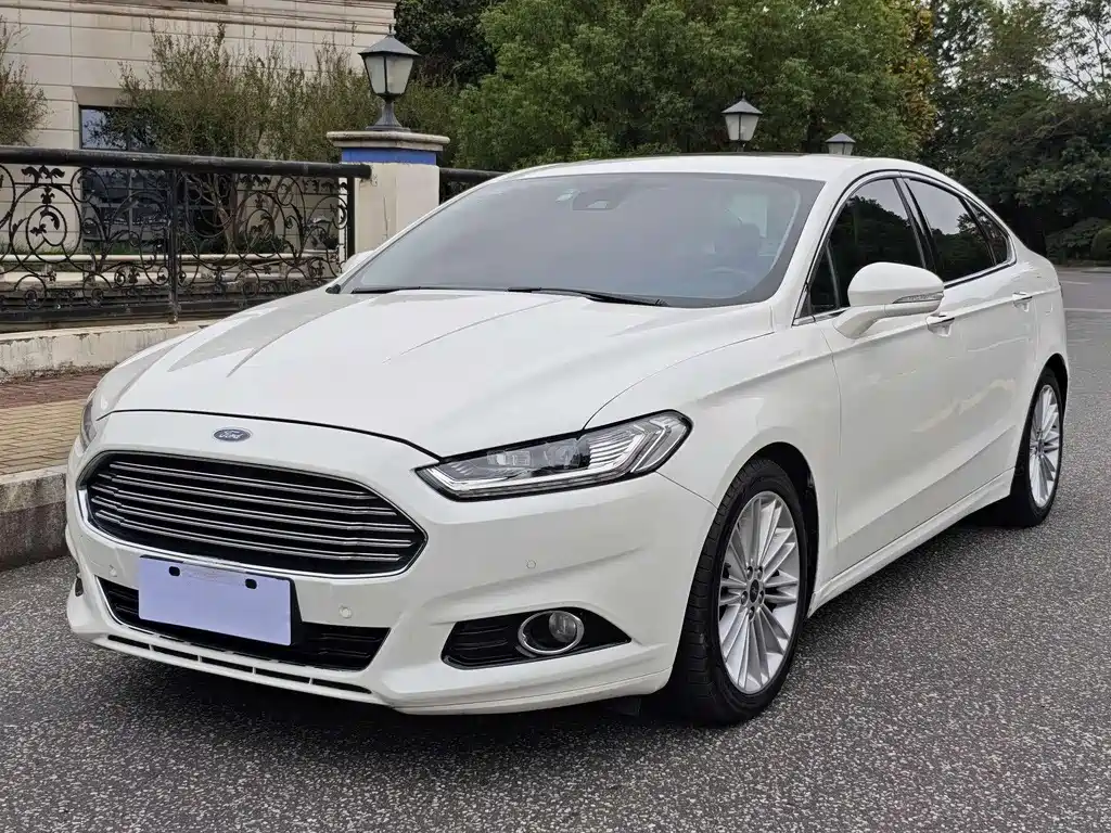 Ford Mondeo 2014 — фото 1