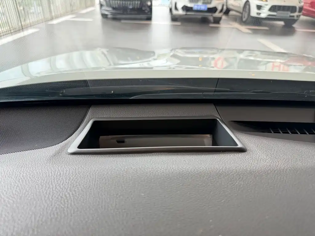 Toyota Camry 2023 — фото 16