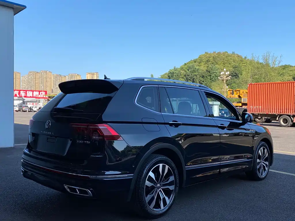 Volkswagen Tiguan L 2022 — фото 11