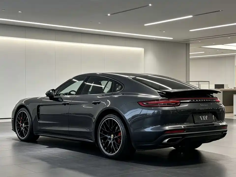 Porsche Panamera 2018 — фото 9