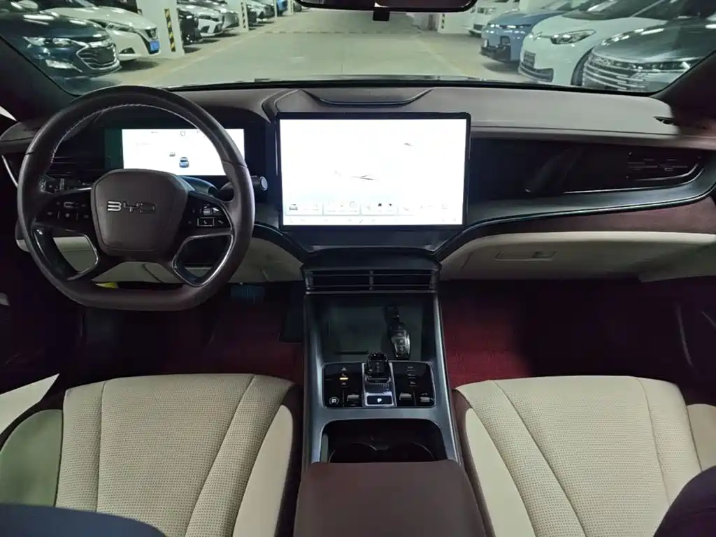 BYD Seal 07 DM-i 2025 — фото 10