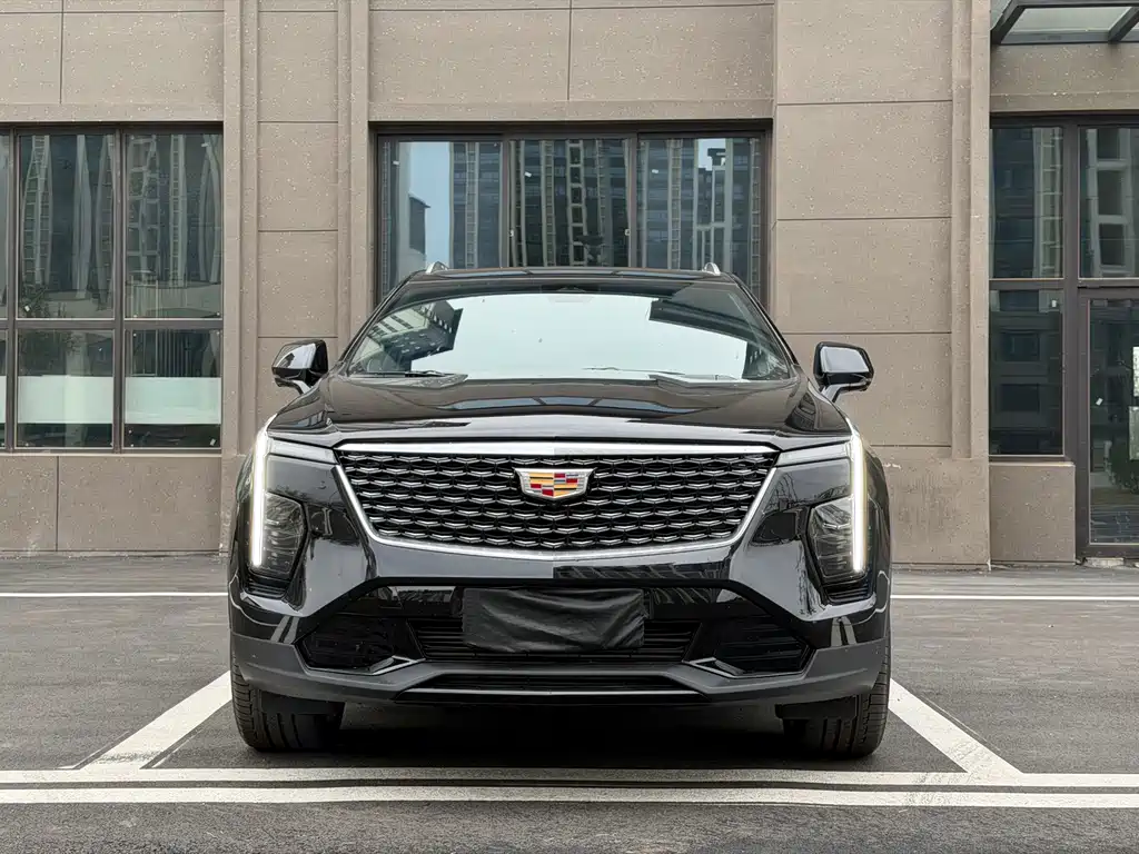 Cadillac XT4 2026 — фото 2