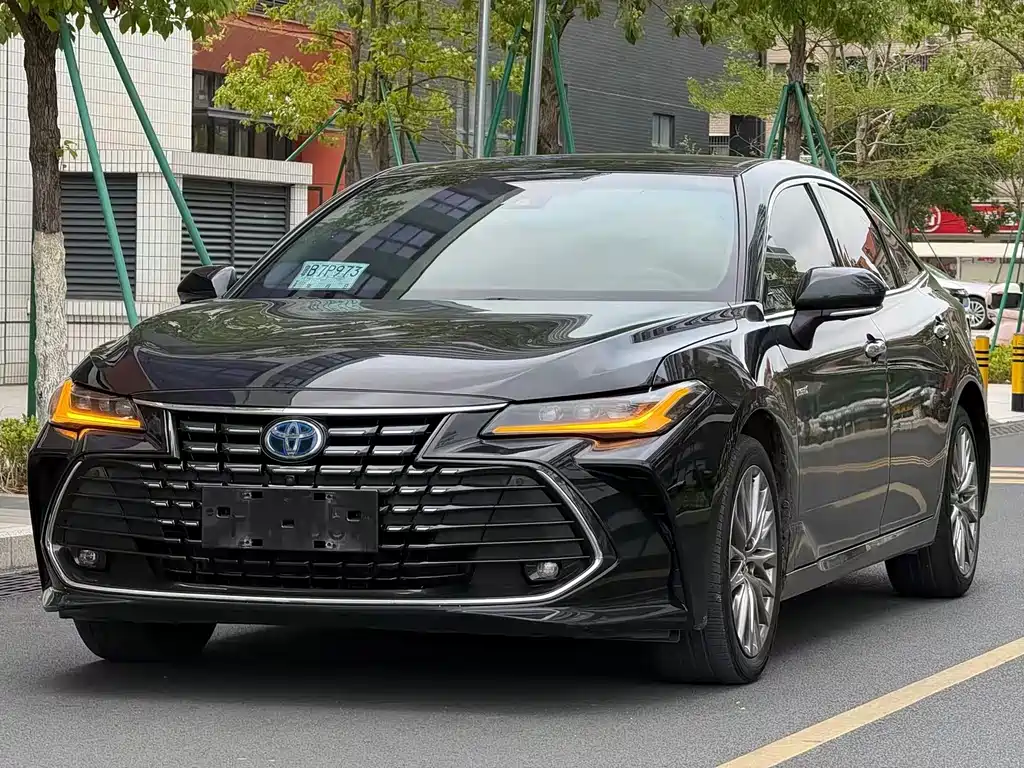 Toyota Avalon 2023 — фото 1