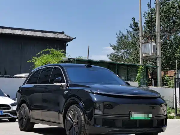Li Auto L8 2025