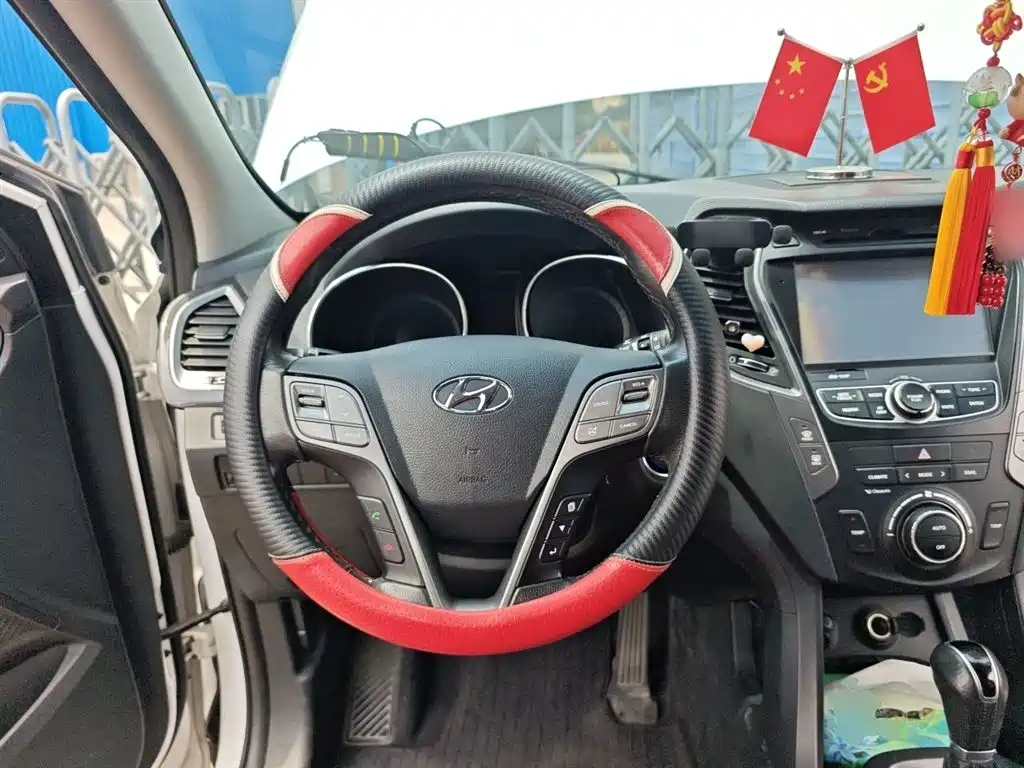 Hyundai Santa Fe 2015 — фото 11