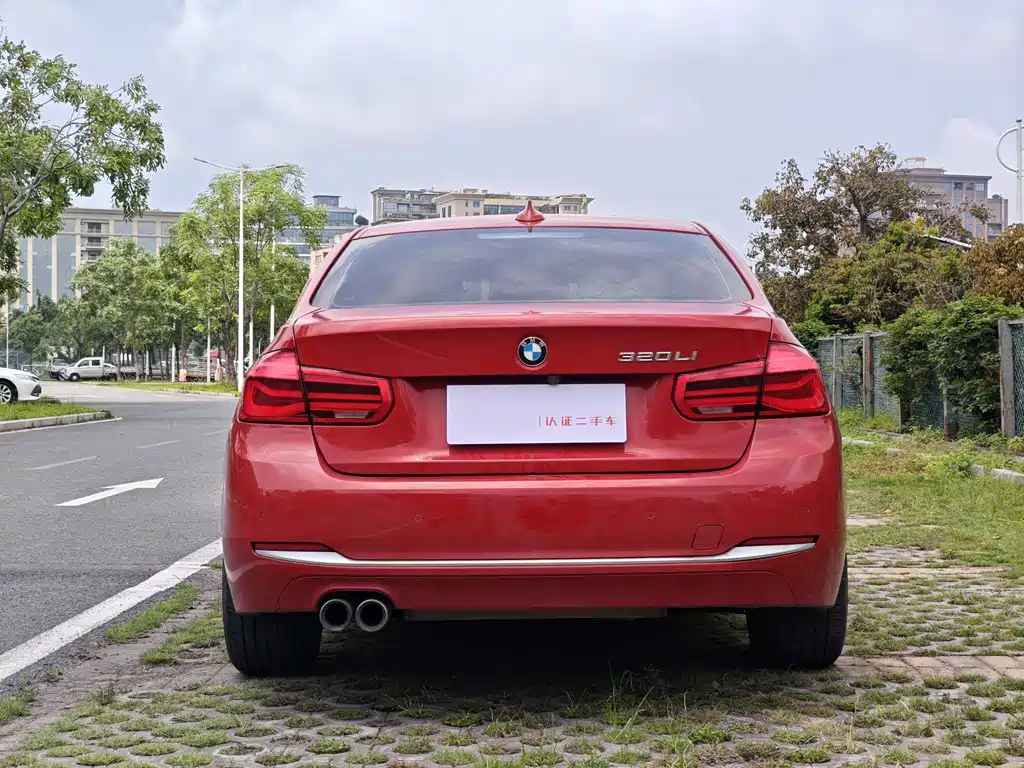 BMW 3 Series 2019 — фото 18