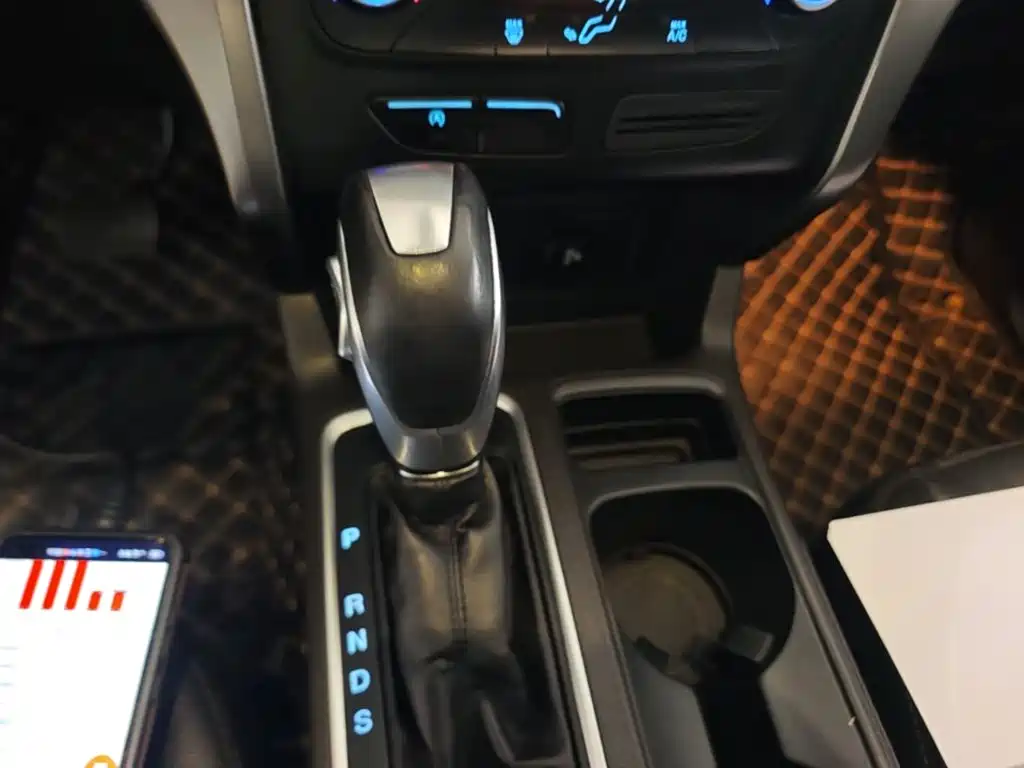 Ford Kuga 2018 — фото 14