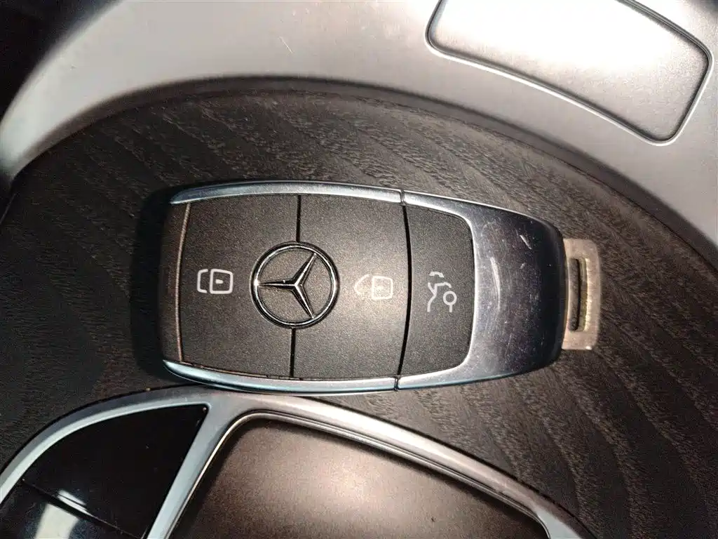 Mercedes-Benz C-Class 2020 — фото 17