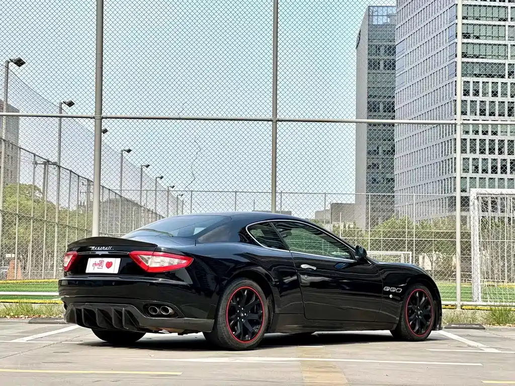 Maserati Granturismo 2017 — фото 36