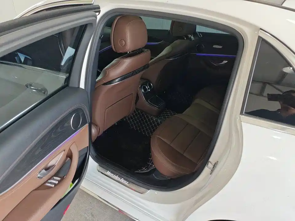 Mercedes-Benz E-Class 2022