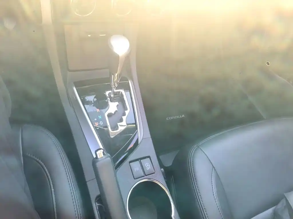 Toyota Corolla 2017 — фото 14