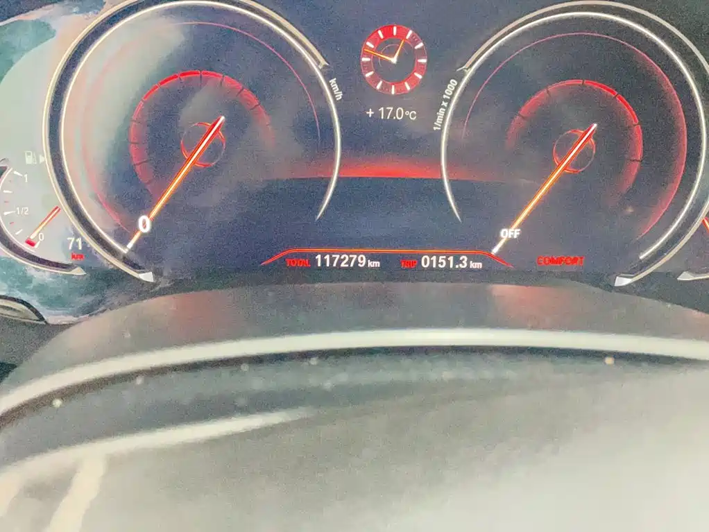 BMW 5 Series 2018 — фото 9