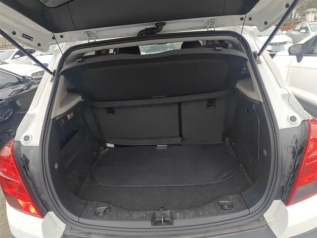 Chevrolet Trax 2016 — фото 19
