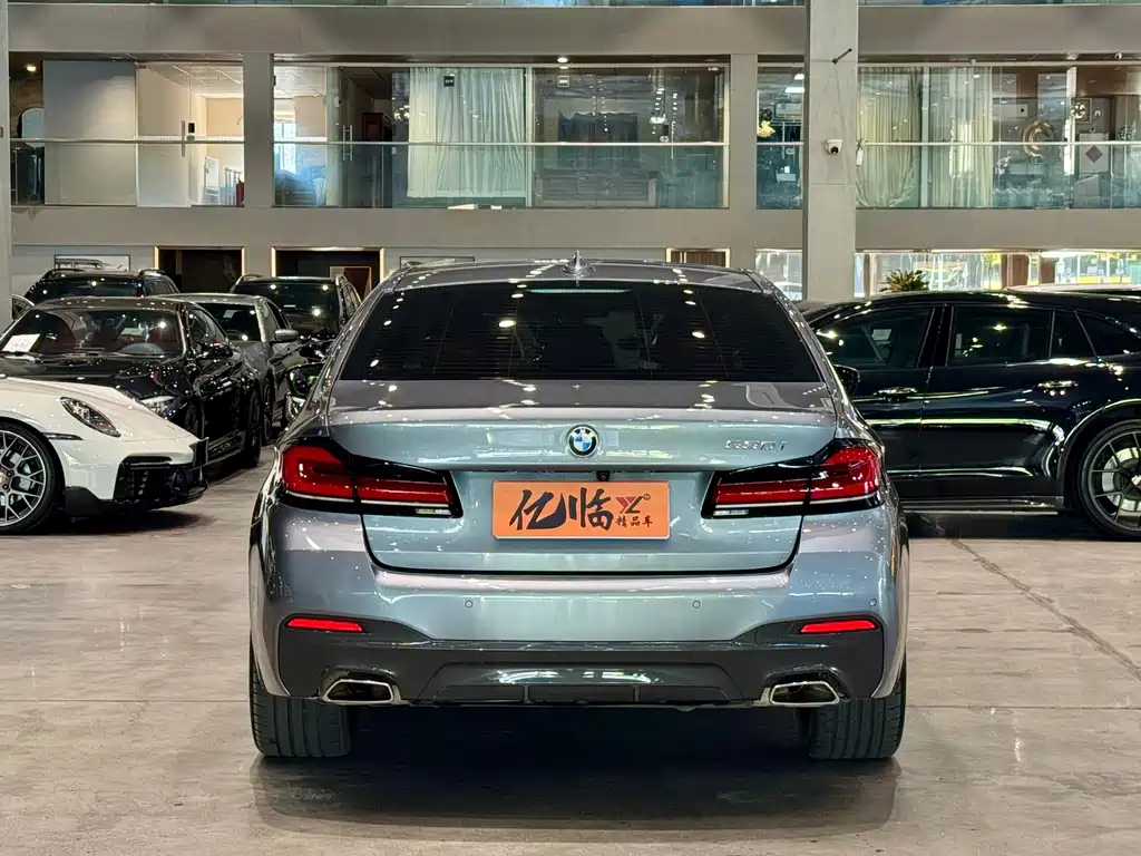 BMW 5 Series 2022 — фото 15