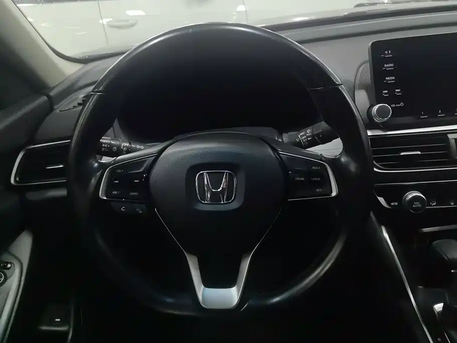 Honda Inspire 2021 — фото 15