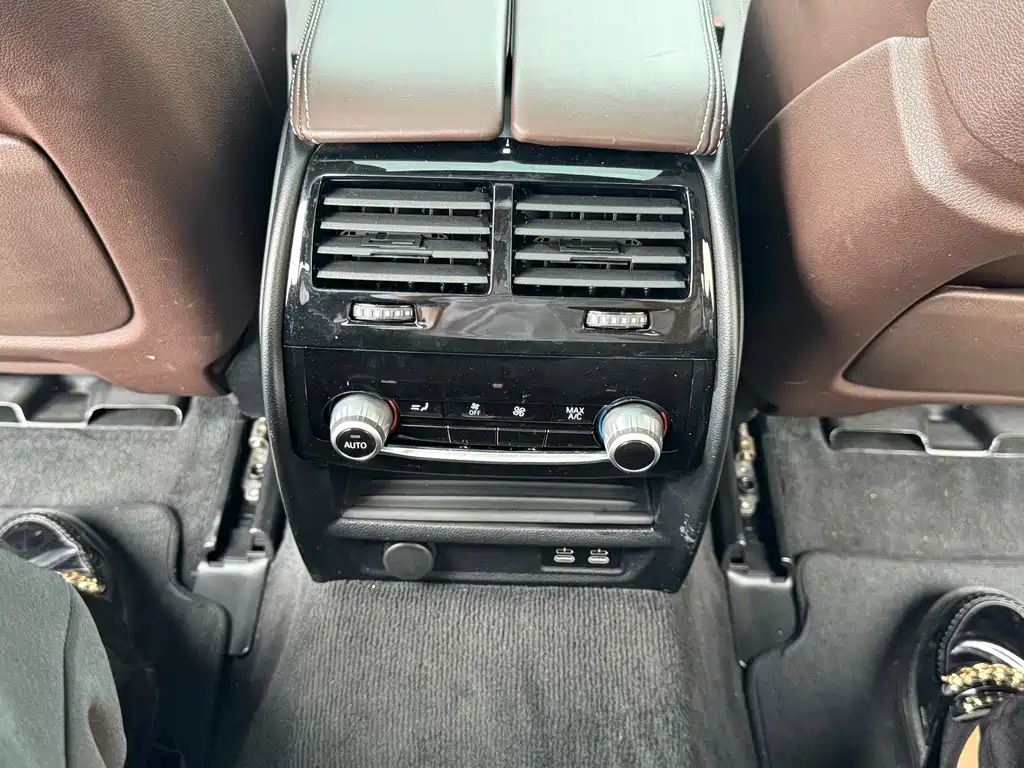 BMW 5 Series 2020 — фото 15