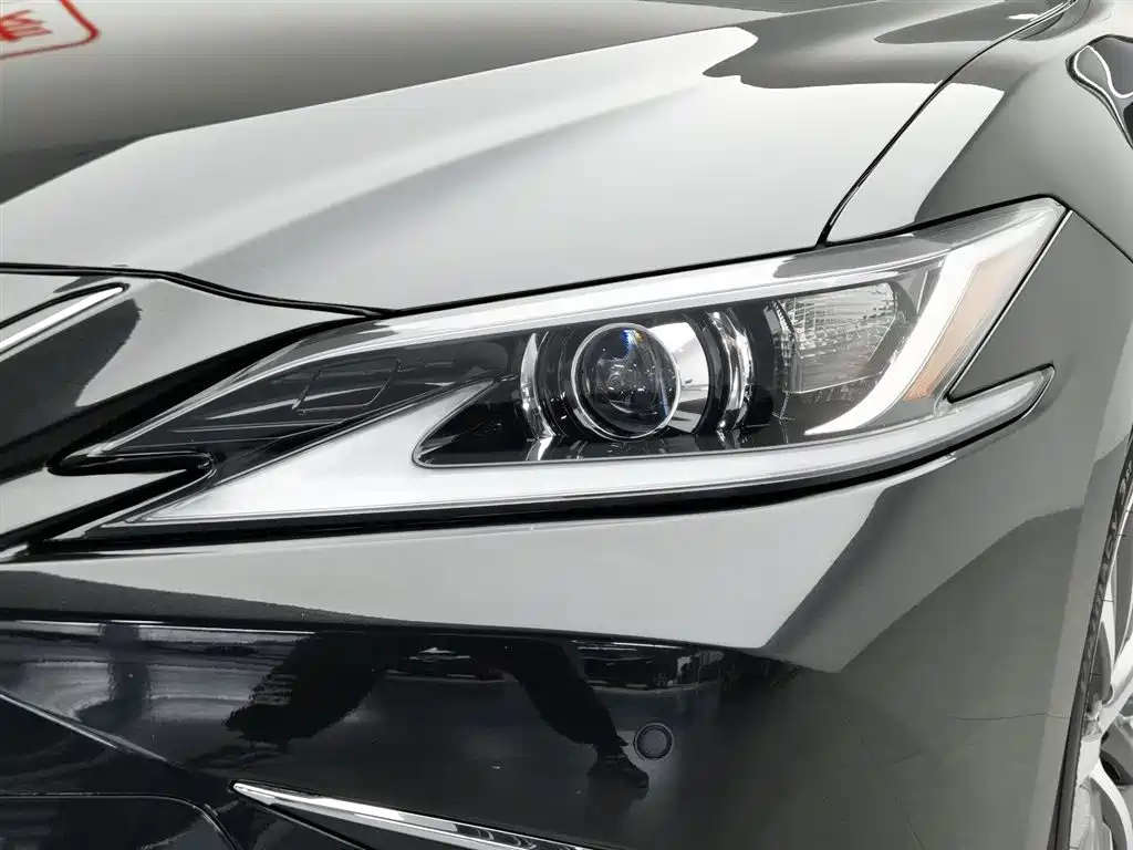 Lexus ES 2021 — фото 7